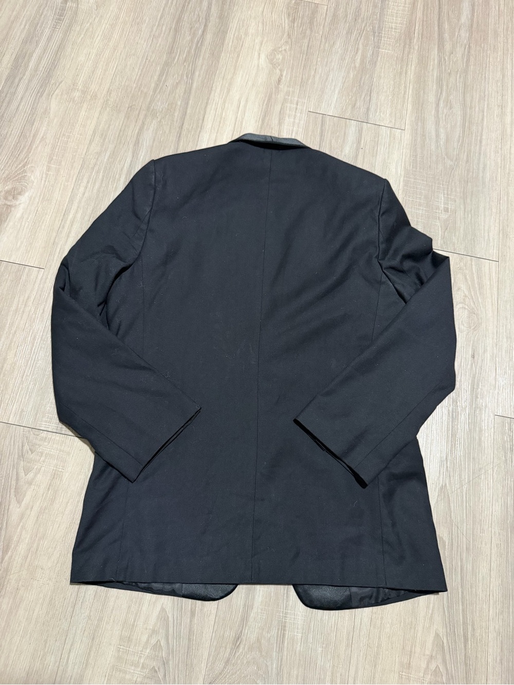 Calvin Klein boys black tuxedo-style blazer, size 16 Regular. - Picture 2 of 9